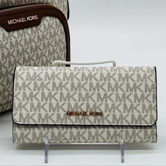 Michael Kors Medium Jaycee Zip Packet Backpack & Trifold Wallet Vanilla/Brown - Picture 6 of 16